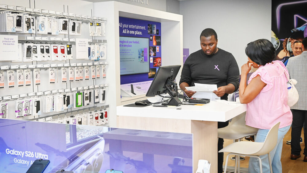 Comcast Celebrates New Xfinity Store in Calumet City
