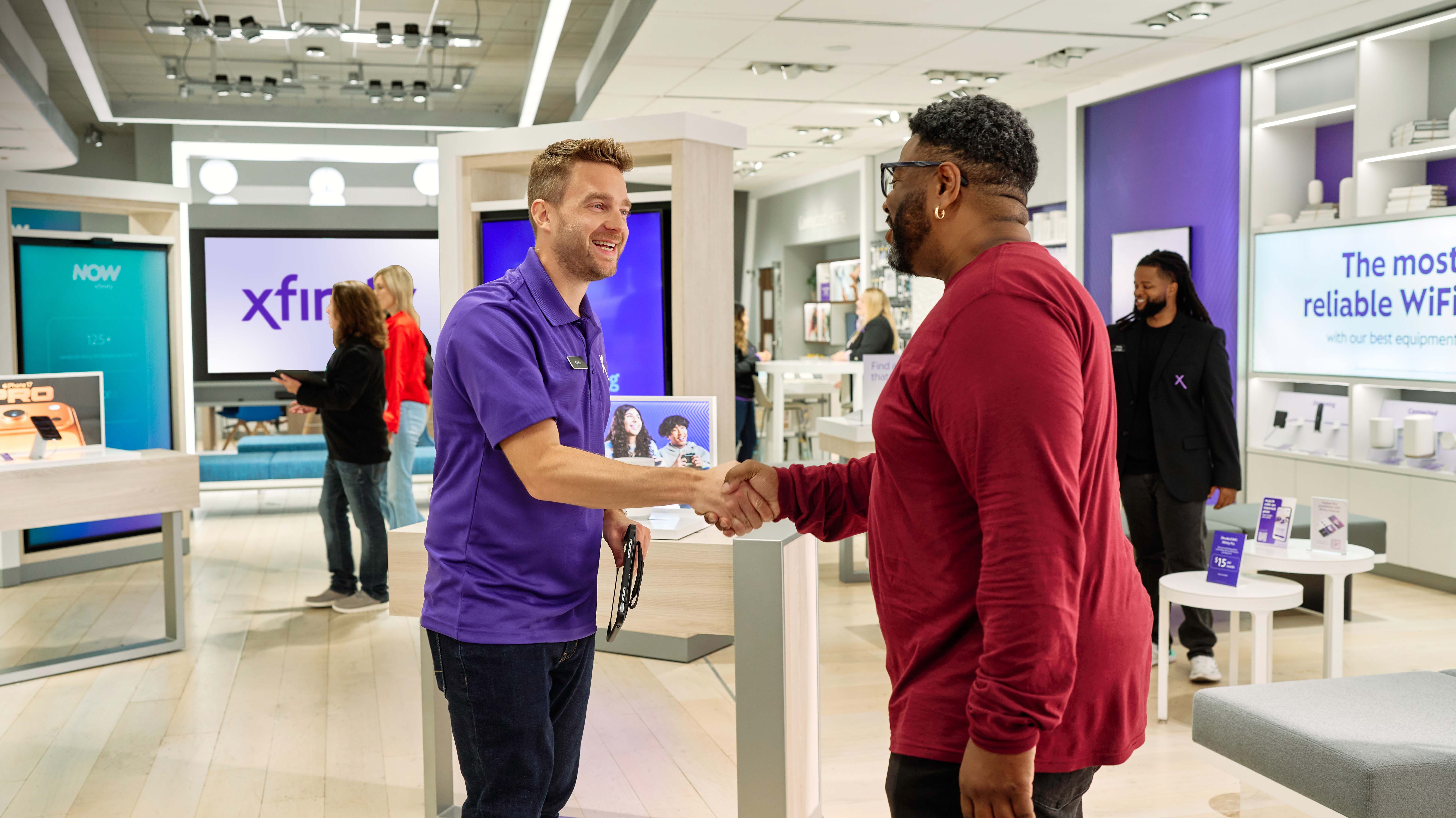 Comcast Celebrates Grand Opening of Thornton Xfinity Store