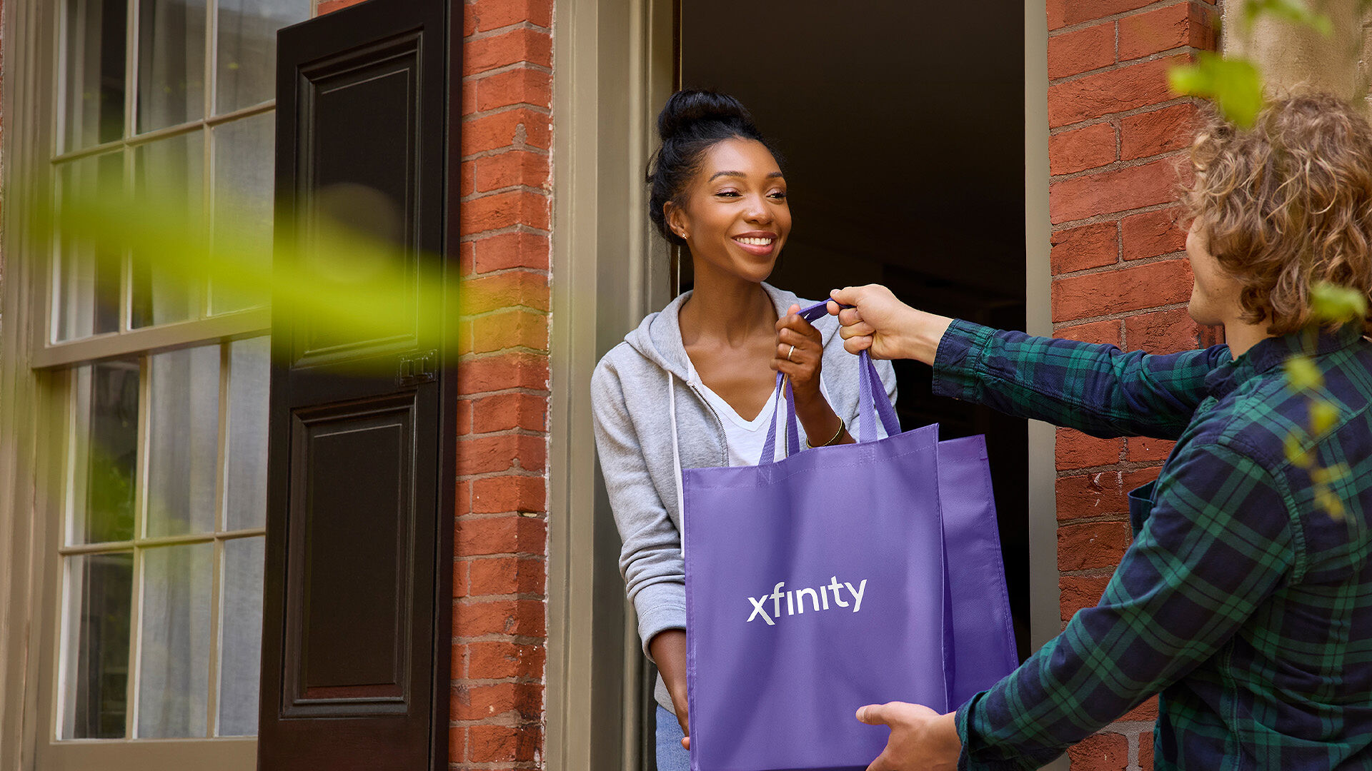 Internet Delivered To Your Doorstep Within Hours: Xfinity Launches Same ...